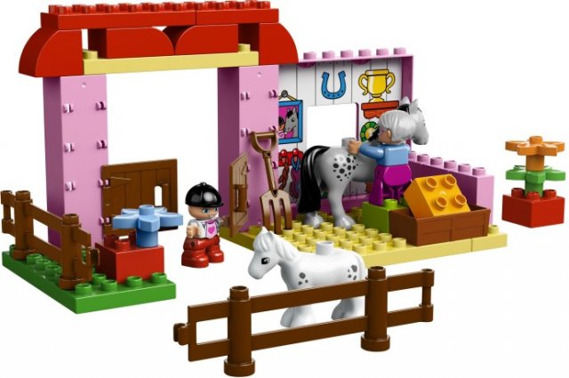 Klocki LEGO Stadnina