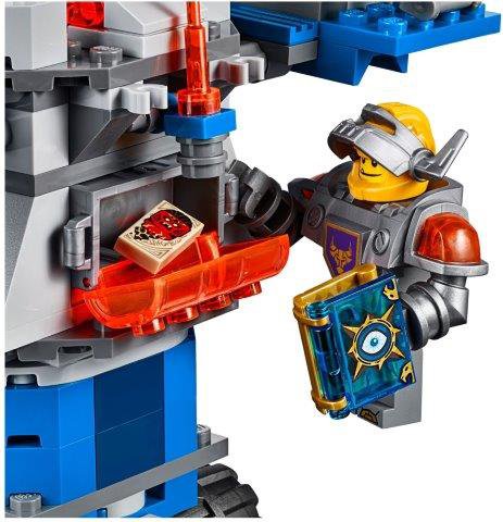 LEGO Pojazd Axla