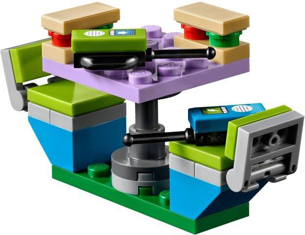LEGO Samochód Kempingowy Mii