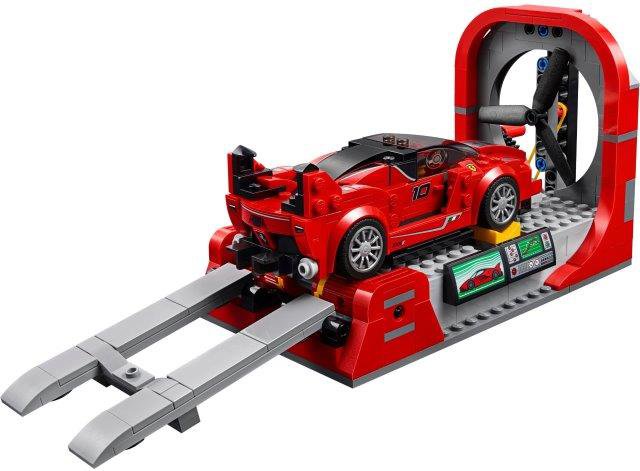 Klocki LEGO Ferrari FXX K i Centrum Techniczne